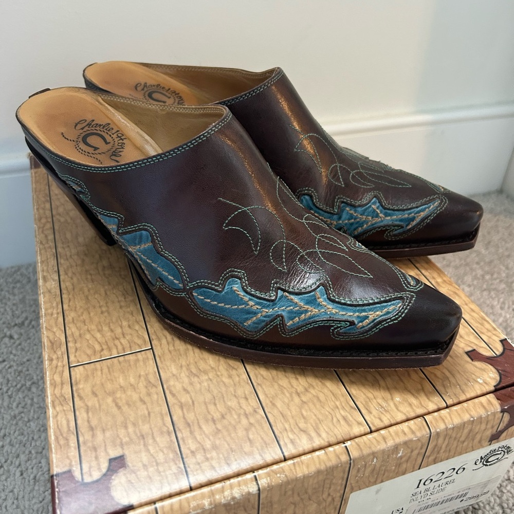 Charlie 1 Horse Sea Blue Laurel Slide - Picture 6 of 9